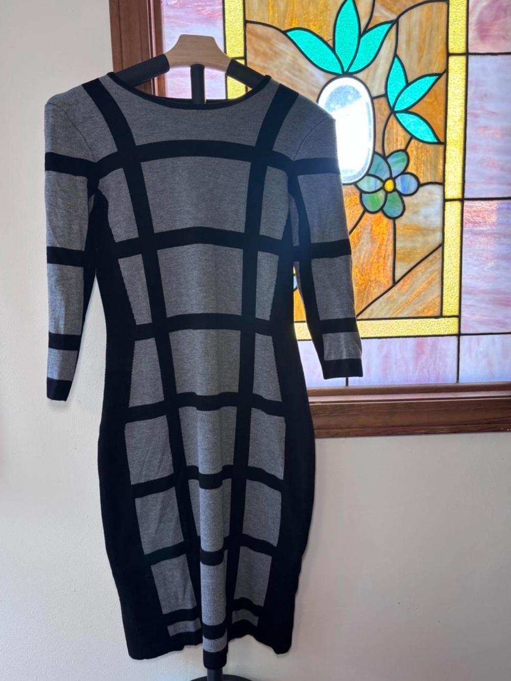 Women's Geometric Midi Dress in Gray & Black Like New